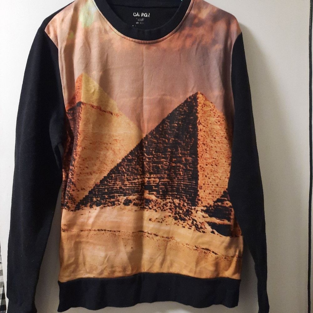 Mens medium Carbon pyramid of Giza pullover sweater